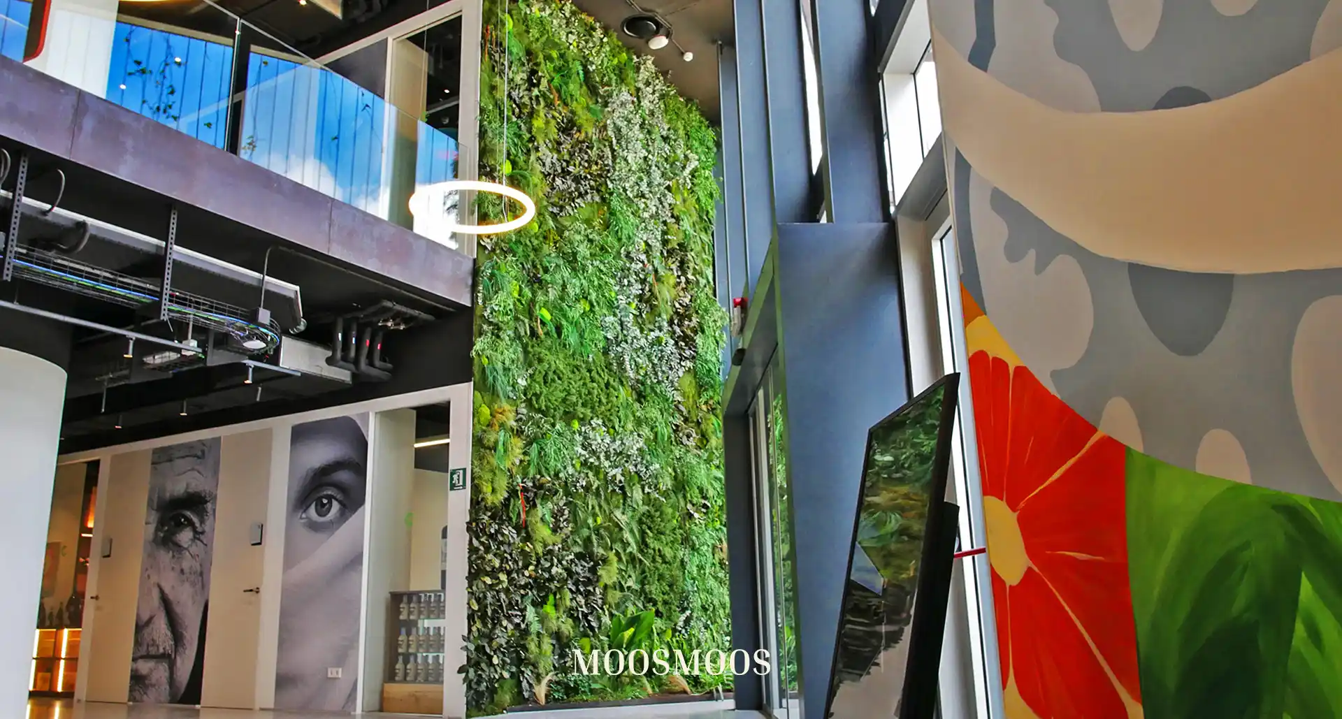 MOOSMOOS Dschunelwand Wandverkleidungmit Dschungelpflanzen Showroom Santa Ponca